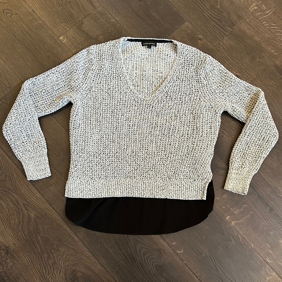 Banana Republic Sweaters - 21. Banana Republic Sweater